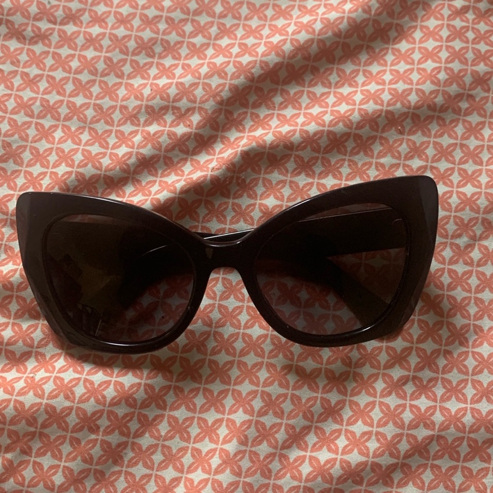 DOLCE & GABBANA WOMANS SUN GLASSES